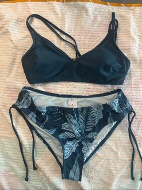 Cupshe Navy Blue Tropical Leaf Two-Piece Bikini